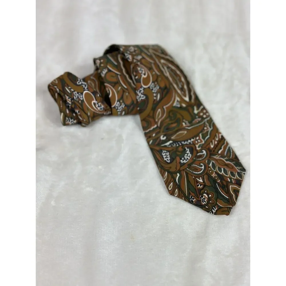 Vintage LORD AND TAYLOR‎ Metropolitan Retro Paisley Design Tie